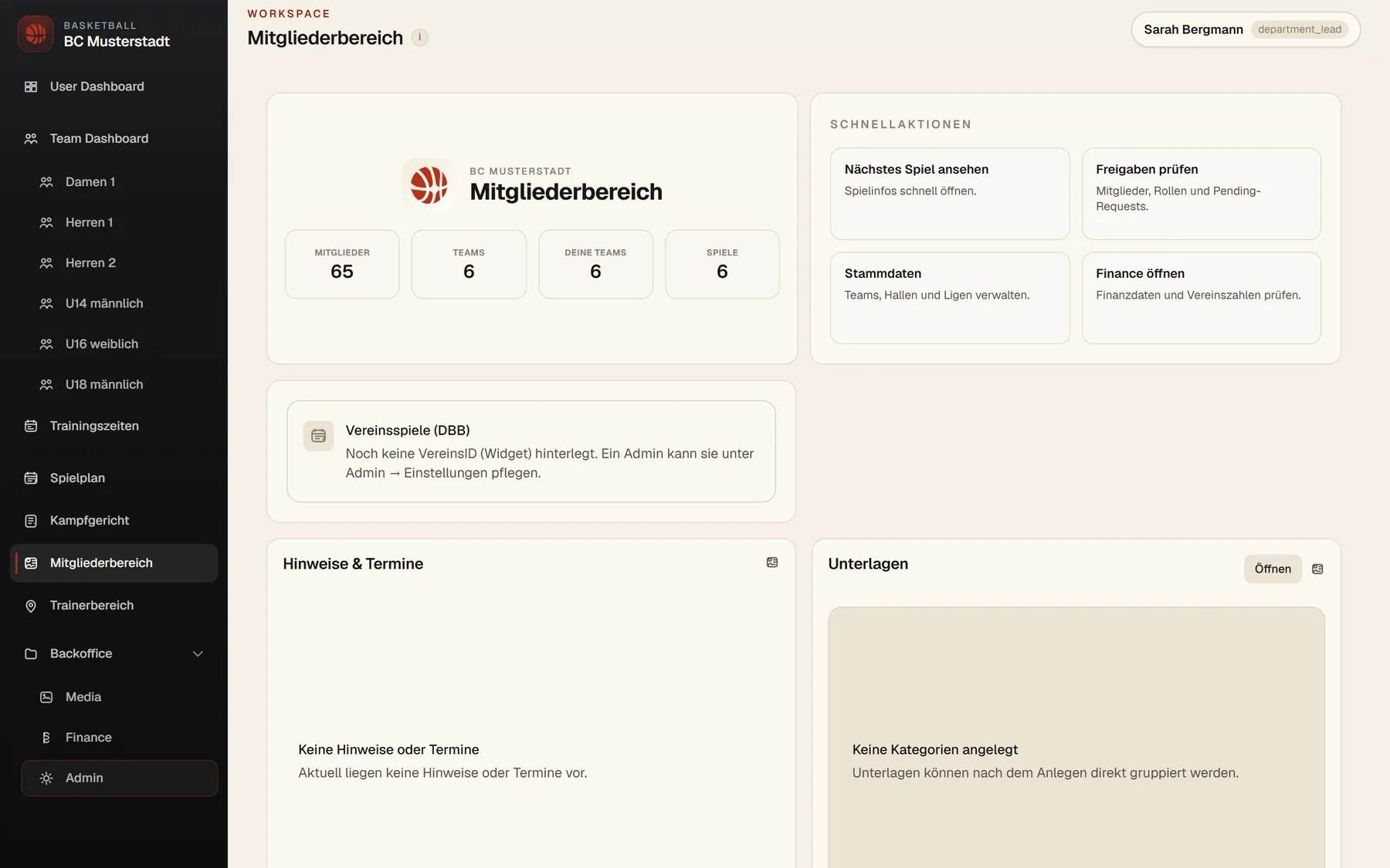 Die Mitgliederverwaltung im Club-Dashboard: Liste mit Rollen, Team-Zuordnung und Status, dazu Excel-Import und -Export